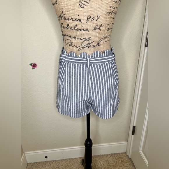 Francesca’s Jun & Ivy Blue & White Striped High Waist Scalloped Shorts Size M - Picture 7 of 8